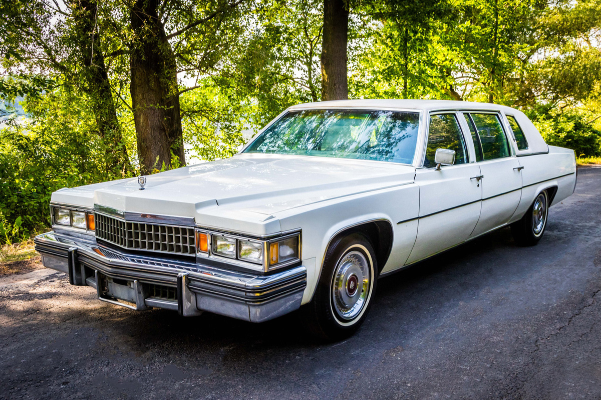 Cadillac fleetwood limousine